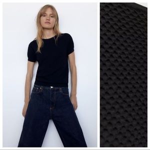 NWT. Zara Textured Short-Sleeve Sweater with Back Gem Buttons. Size S.